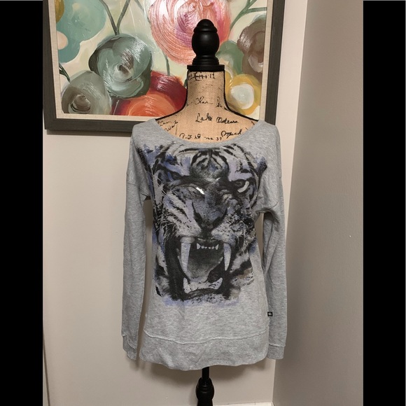 Rock & Republic Tops - ❌4for$10❌Rock & Republic Tiger Sweatshirt 💕